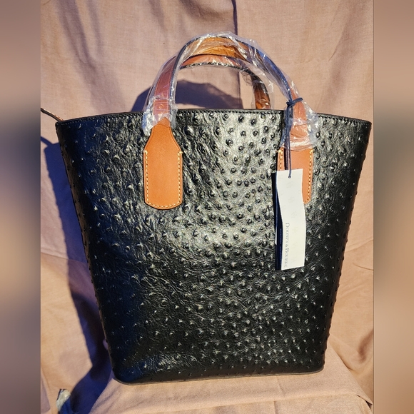 AUTHENTIC Dooney and Bourke Black Ostrich Darla shopper - Picture 4 of 9